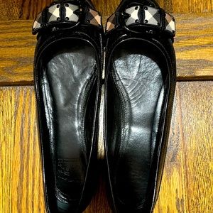BURBERRY FLATS
